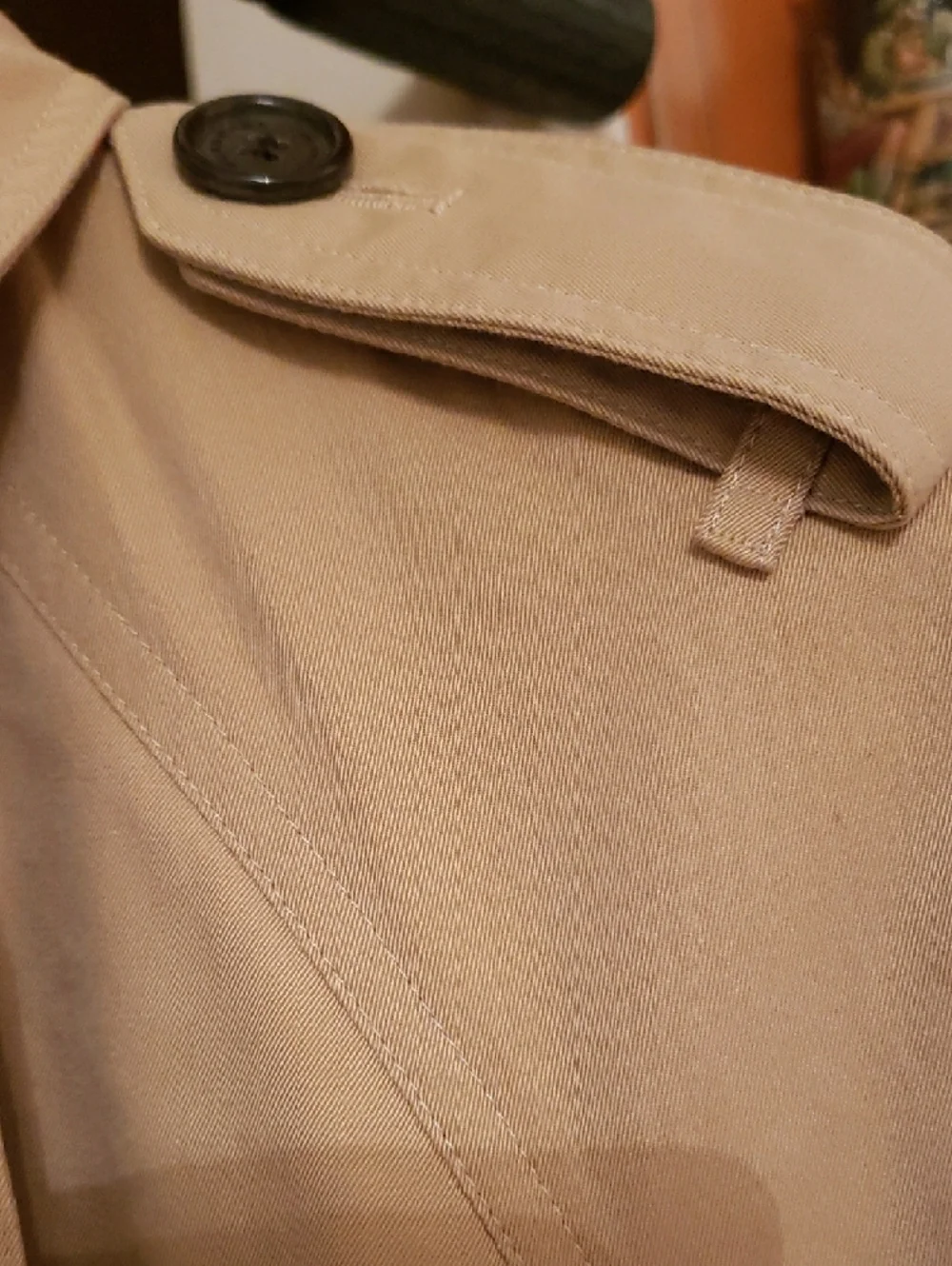 Burberry Beige Double-Breasted Trench Coat with Belt - Picture 7 of 13